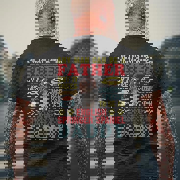 どんな男でも父親になれる！スペシャルイングリッシュ・スプリンガー・スパニエルパパ メンズTシャツ バックプリント 高齢者への贈り物