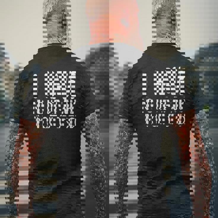 なぜベッドから出ているのか分からない メンズTシャツ バックプリント 高齢者への贈り物