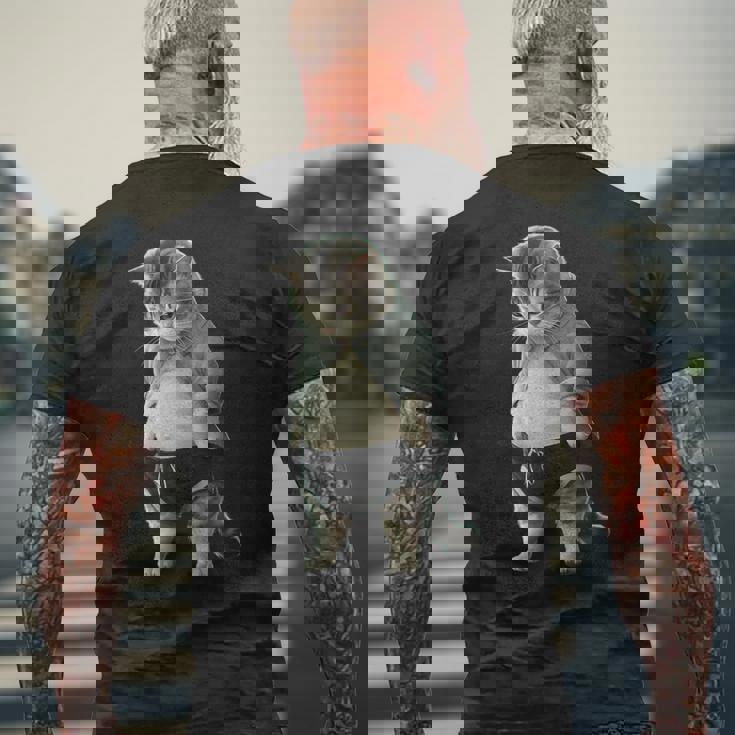 ぽっちゃり猫 お腹が大きい猫 ユーモア Fat Cat メンズTシャツ バックプリント 高齢者への贈り物