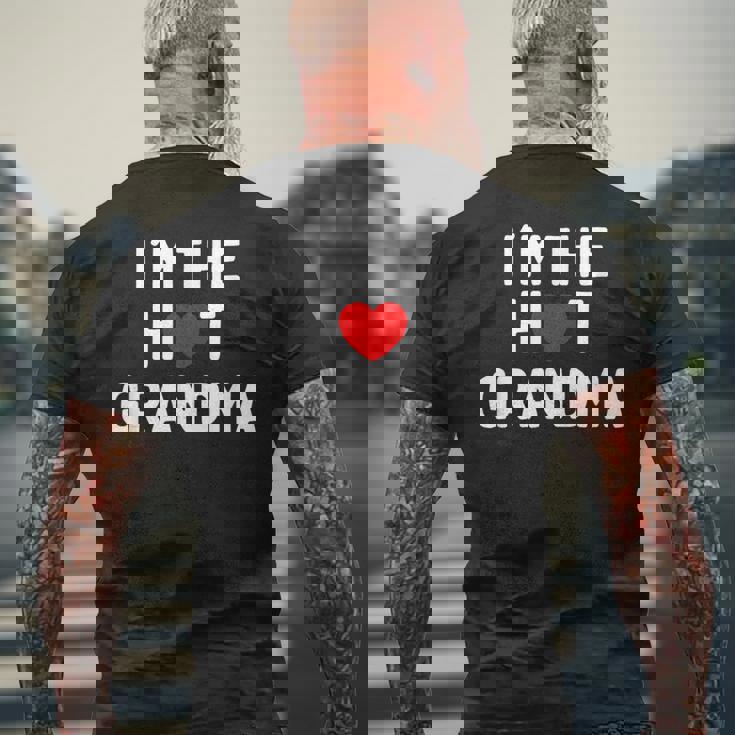 アイ・ラブ・ホット・グランマ-アイ・アム・ザ・ホット・グランマ メンズTシャツ バックプリント 高齢者への贈り物