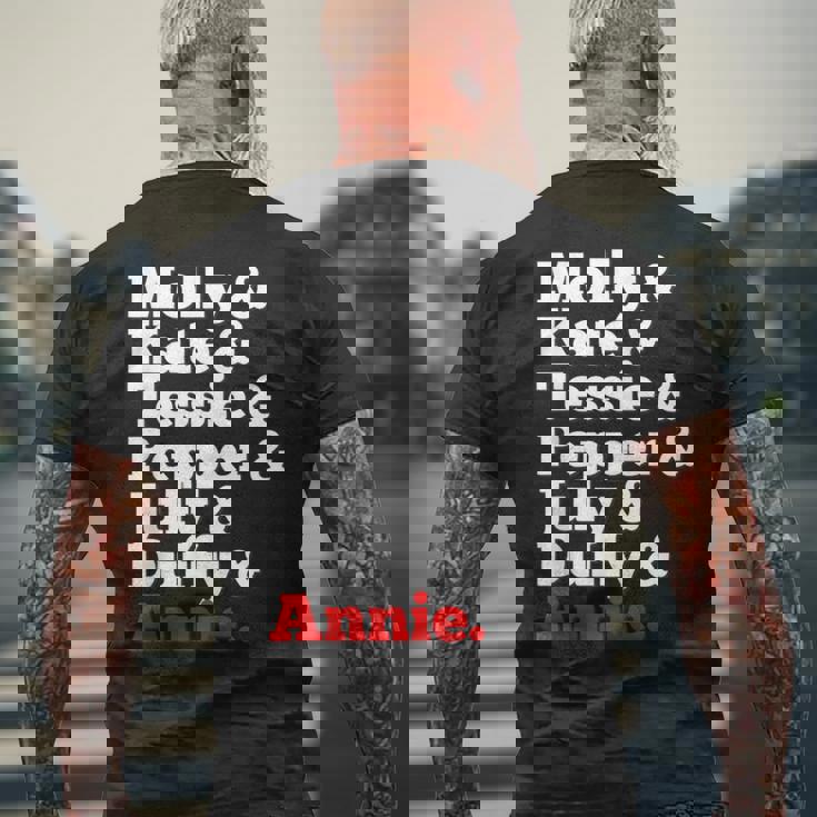 アニーの孤児たち メンズTシャツ バックプリント 高齢者への贈り物