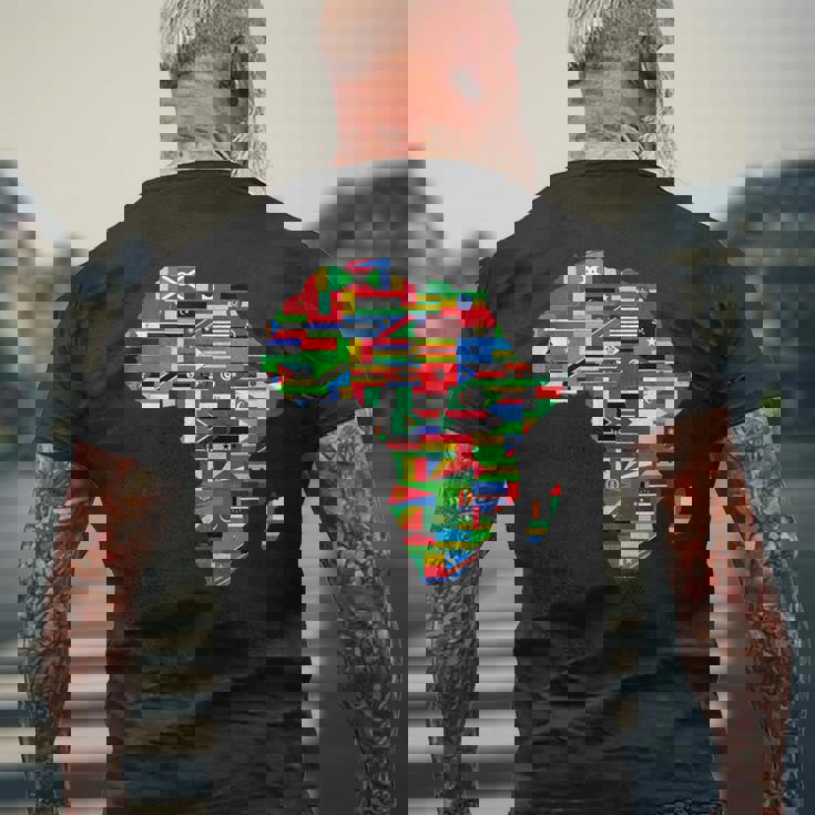 アフリカの地図-アフリカの国の旗の贈り物が付いているアフリカの地図 メンズTシャツ バックプリント 高齢者への贈り物