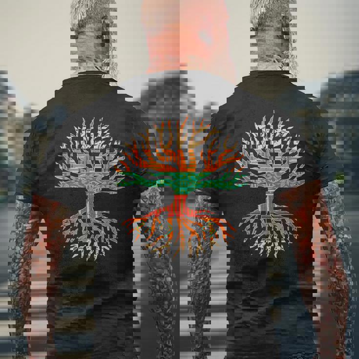 アフリカンパターンの木の根 黒史 メンズTシャツ バックプリント 高齢者への贈り物