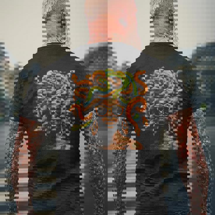 アフロ ブラック メラニン スキントーン メデューサ ヘビ ヘアスタイル メンズTシャツ バックプリント 高齢者への贈り物