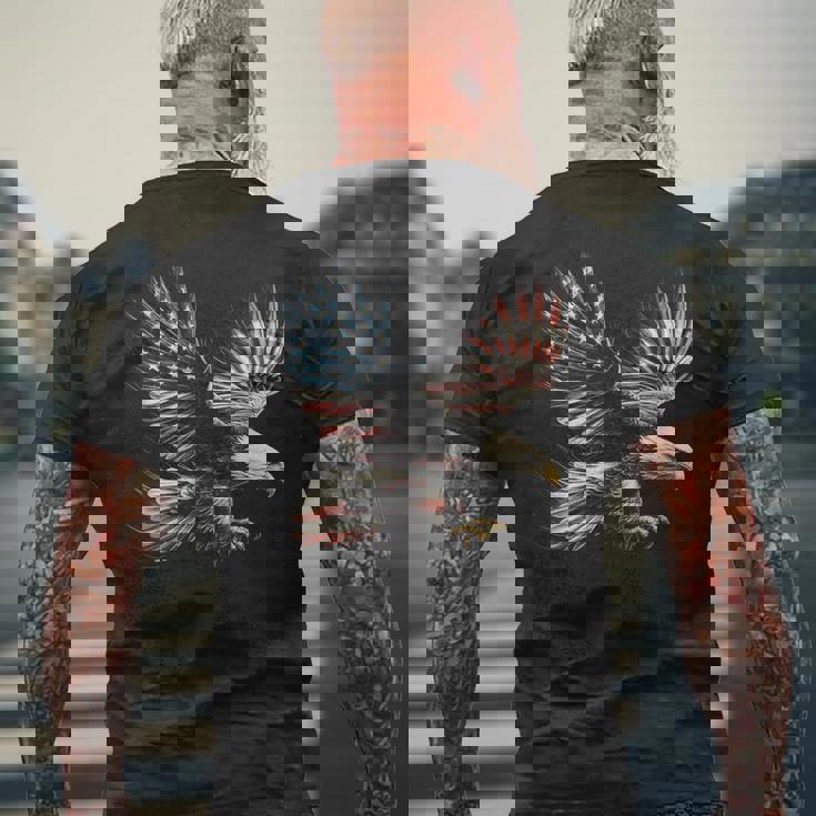 アメリカの国旗白頭ワシ米国独立記念日アートワーク デザイン メンズTシャツ バックプリント 高齢者への贈り物