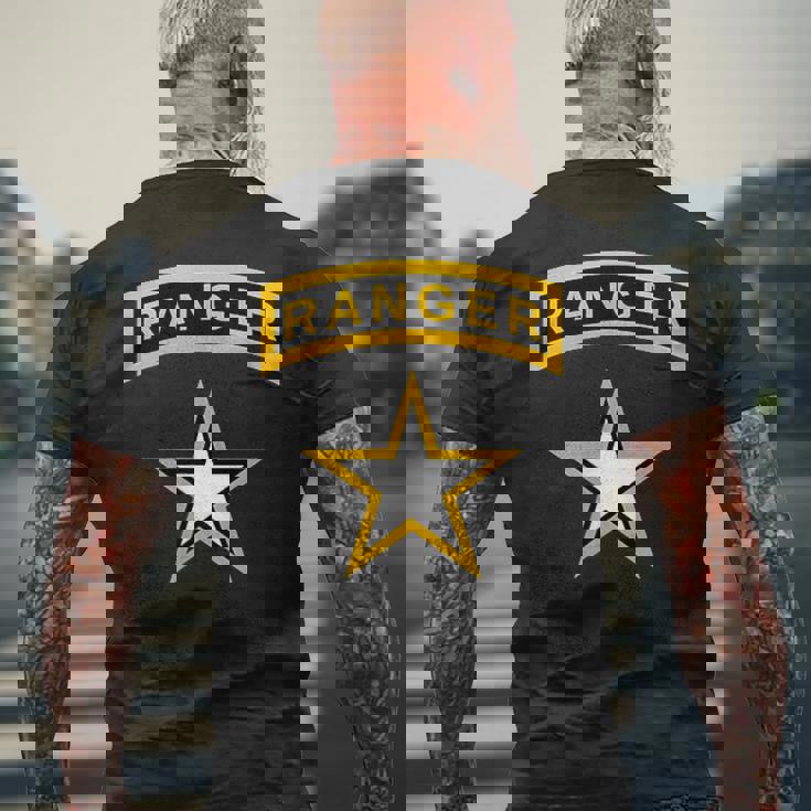 アメリカ合衆国陸軍レンジャータブとスターミリタリー。 メンズTシャツ バックプリント 高齢者への贈り物