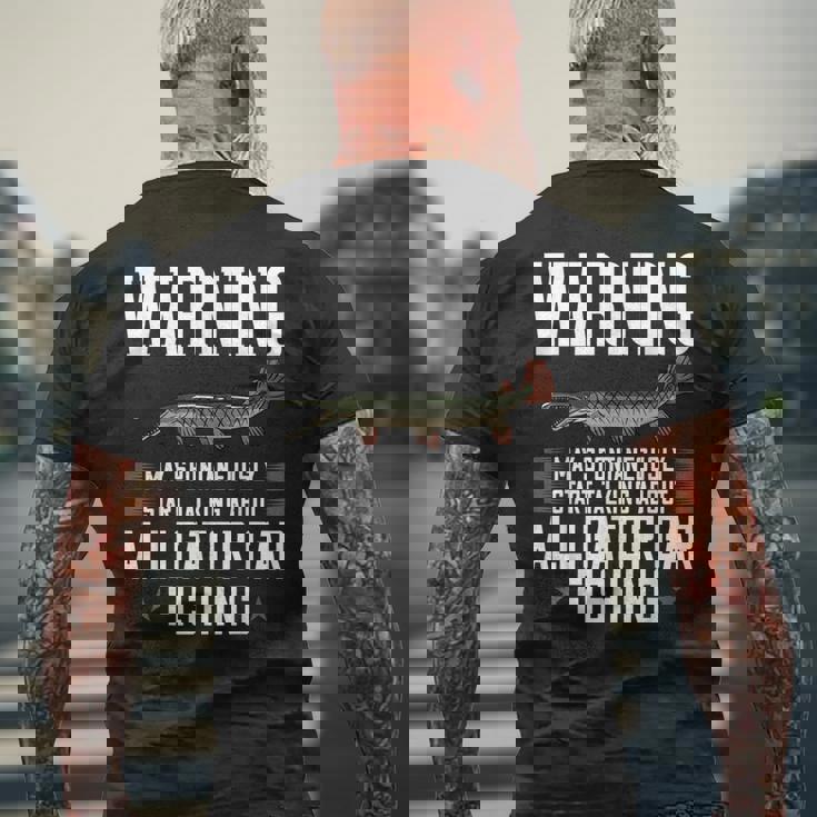 アリゲーターガーフィッシュギフト 釣り農場 メンズTシャツ バックプリント 高齢者への贈り物