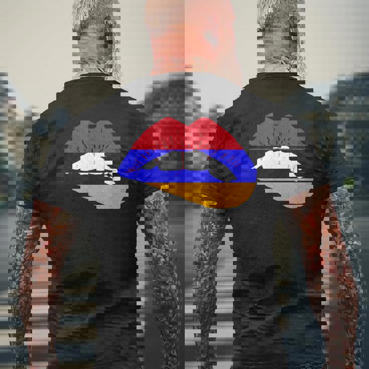 アルメニアリップ アルメニアプライド アルメニアルーツ アルメニア国旗 メンズTシャツ バックプリント 高齢者への贈り物