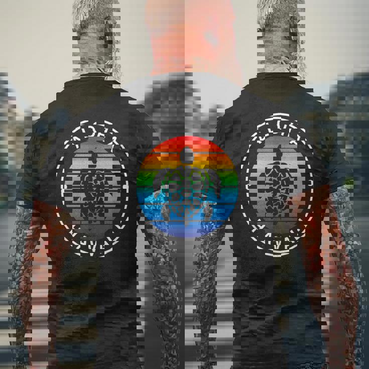 アロハ ハワイ ハワイアン ウミガメ ビーチ オーシャン レインボー ホヌ メンズTシャツ バックプリント 高齢者への贈り物