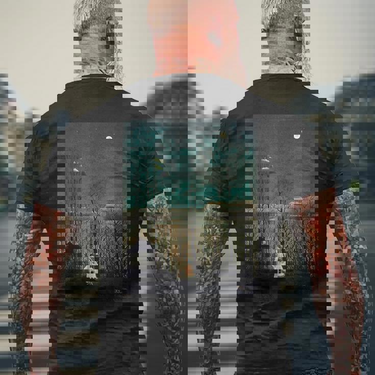 アンリ・ルソー作 カーニバル・イブニング 1886 メンズTシャツ バックプリント 高齢者への贈り物