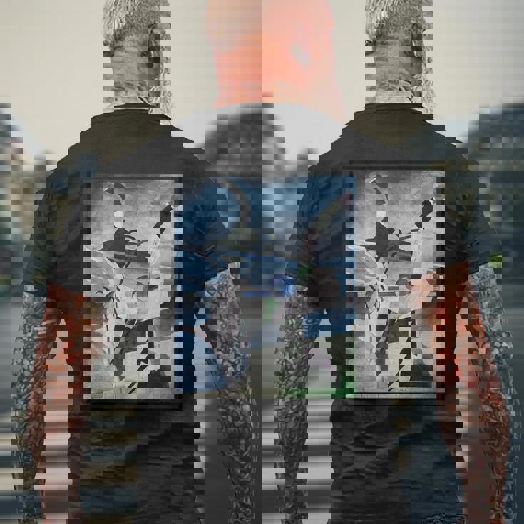 アートムーブメント、ダダイズム、フランシス・ピカビア メンズTシャツ バックプリント 高齢者への贈り物