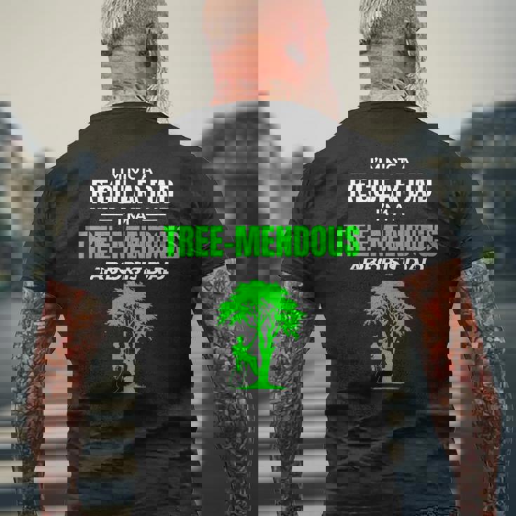 アーボリスト ダッドツリー愛好家 樹芸樹外科医クライマー メンズTシャツ バックプリント 高齢者への贈り物