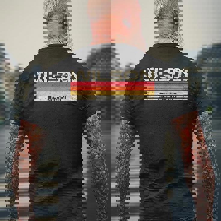 ウィルソン 姓 誕生日 家族 再会 80年代 90年代 夕日 メンズTシャツ バックプリント 高齢者への贈り物