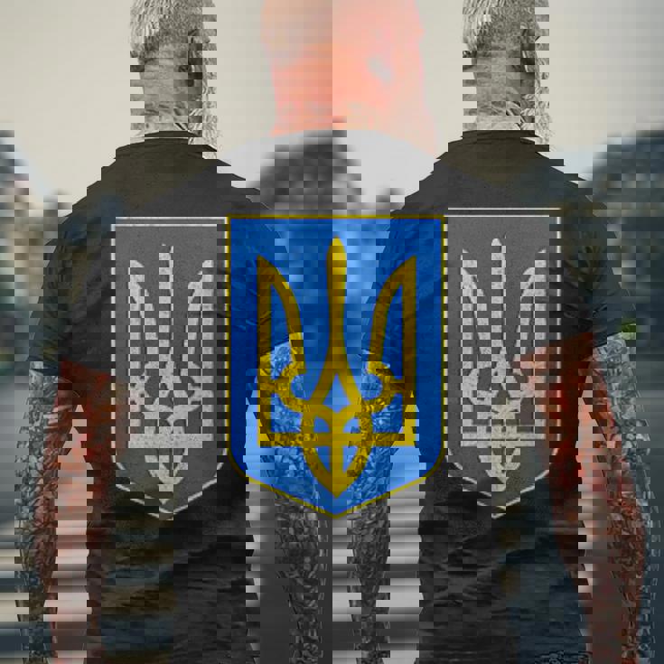 ウクライナの国章、ウクライナトリズブ、ウクライナトライデント メンズTシャツ バックプリント 高齢者への贈り物