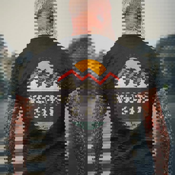 ウッズ・ギャップ・バージニア メンズTシャツ バックプリント 高齢者への贈り物