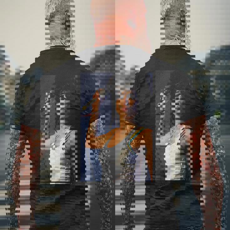 エイミー・ワインハウス・ライブ・コーチェラ・フェスティバル・カリフォルニア メンズTシャツ バックプリント 高齢者への贈り物