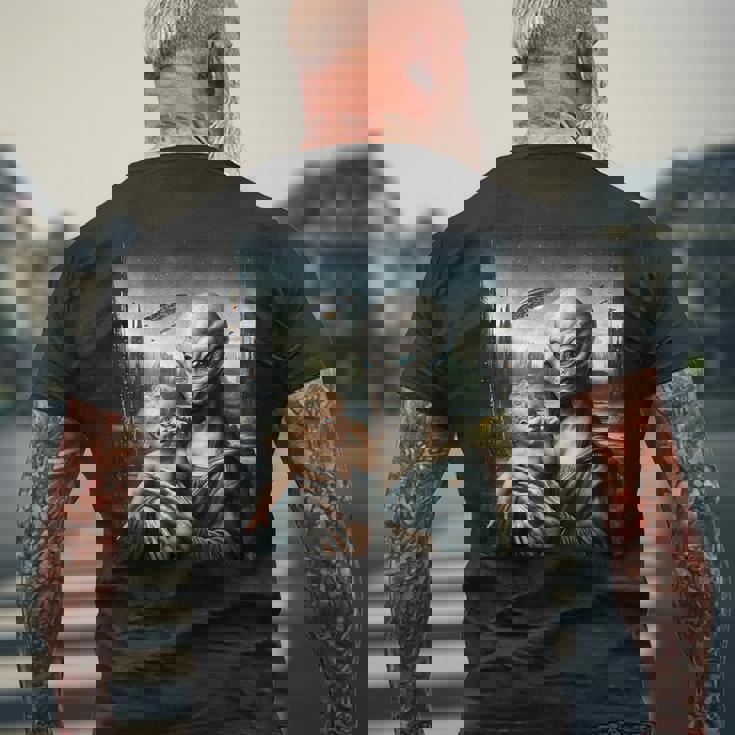 エイリアンホールディングヒューマンベイビーufo地球外接触tシャツ メンズTシャツ バックプリント 高齢者への贈り物