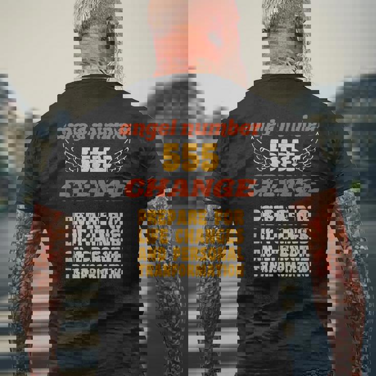 エンジェルナンバー555変更数秘術パーソナルナンバー555 メンズTシャツ バックプリント 高齢者への贈り物