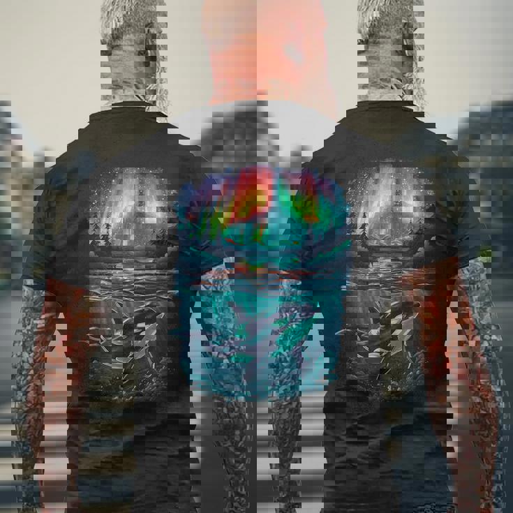 オーロラシャチが特徴のオルカ。 メンズTシャツ バックプリント 高齢者への贈り物