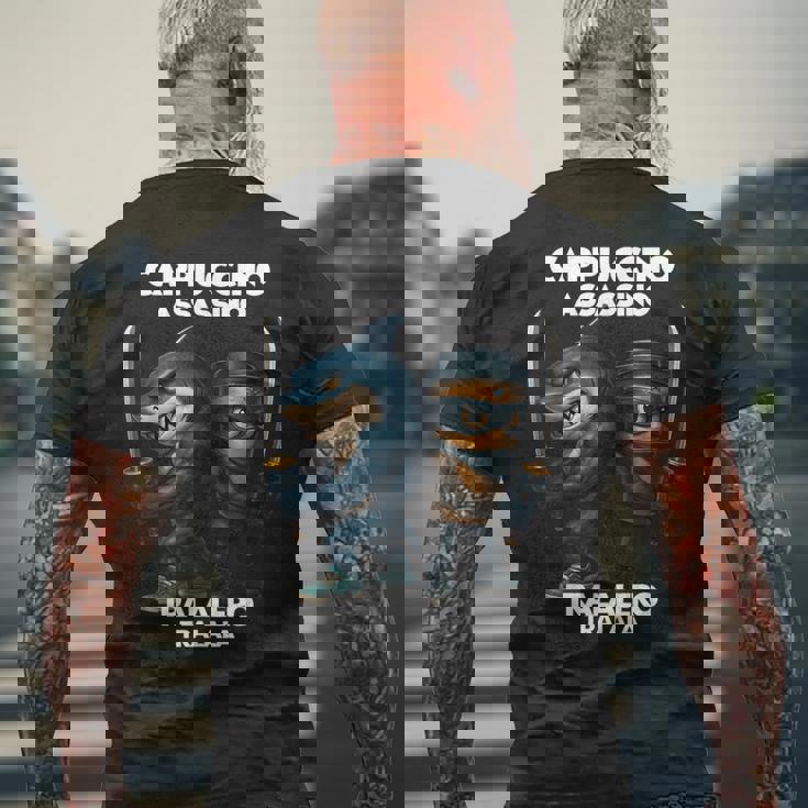 カプチーノ アサシーノ トラレロ トラララ イタリアン ブレイン ミーム メンズTシャツ バックプリント 高齢者への贈り物