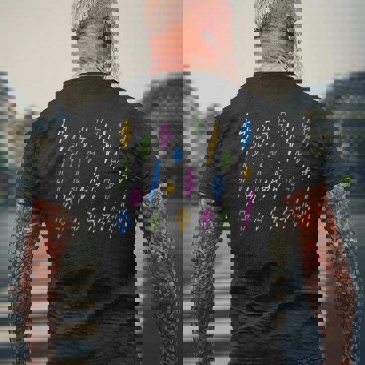 カラフル エイティズ 80年代風 レトロ 稲妻 クラシック パターン メンズTシャツ バックプリント 高齢者への贈り物