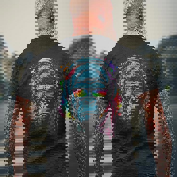 カラフルなゴリラとヘッドフォン レインボー バイブス エイプ モチーフ メンズTシャツ バックプリント 高齢者への贈り物