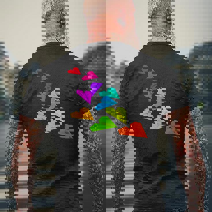 カラフルな紙飛行機デザイン 飛行機愛好家向け メンズTシャツ バックプリント 高齢者への贈り物