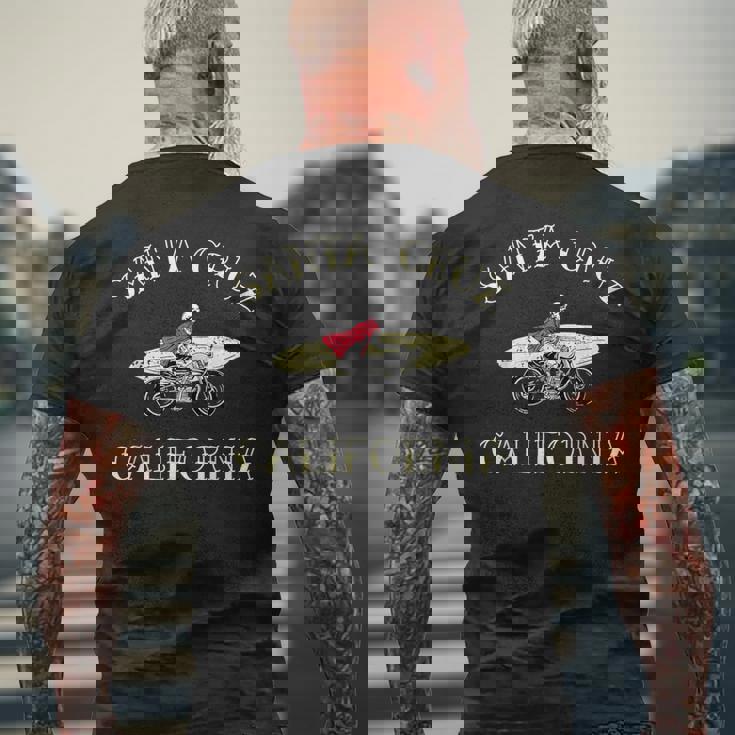 カリフォルニア州サンタクルーズトラベリングサーファー メンズTシャツ バックプリント 高齢者への贈り物