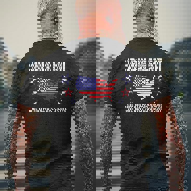 カロライン・レヴィット・ホワイトハウス報道官 メンズTシャツ バックプリント 高齢者への贈り物