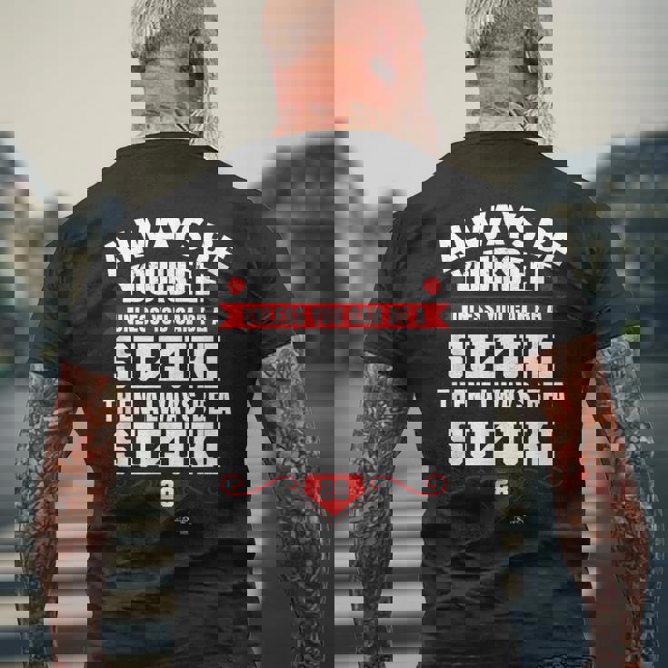 カート・スズキ Always Be Yourself Gameday メンズTシャツ バックプリント 高齢者への贈り物