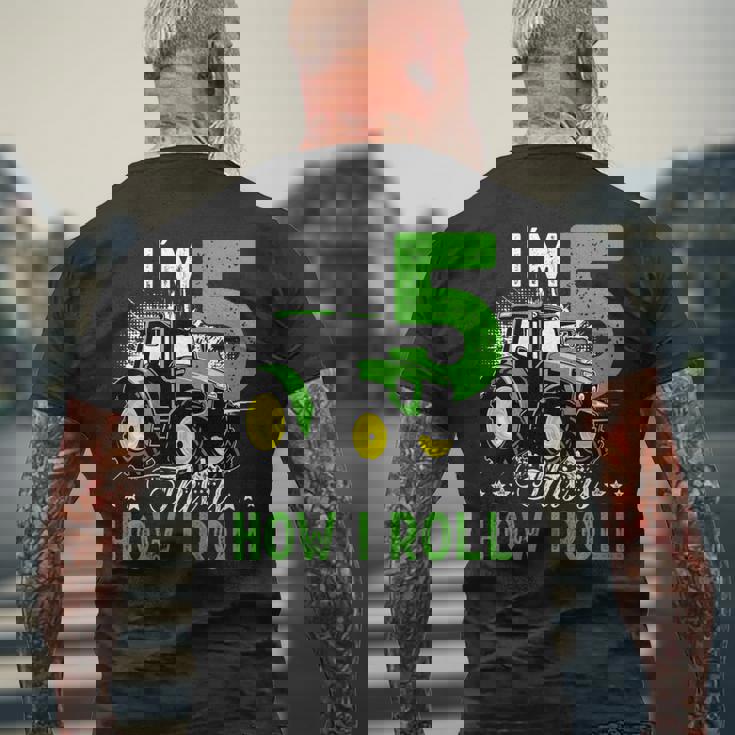 キッズ I Am 5 This Is How I Roll One Years Old Tractor 5歳の誕生日 メンズTシャツ バックプリント 高齢者への贈り物