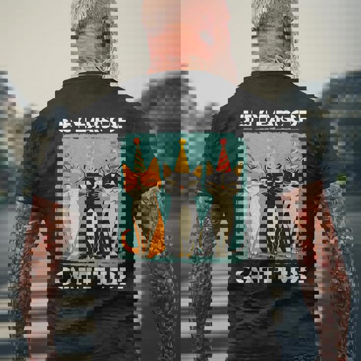 キャティチュード55歳 55歳の誕生日 猫好き 55歳 メンズTシャツ バックプリント 高齢者への贈り物