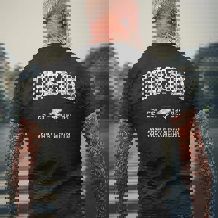 ギブソン ノースカロライナ Nc ビンテージ アスレチック スポーツデザイン メンズTシャツ バックプリント 高齢者への贈り物