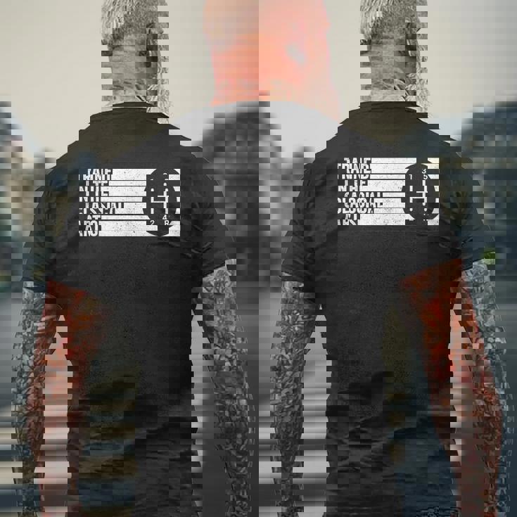 クラシックアーツの5速マニュアルトランスミッションで訓練されています。 メンズTシャツ バックプリント 高齢者への贈り物