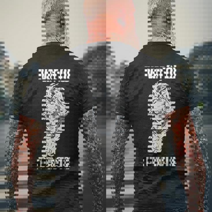 クラシック音楽 音楽家 ベートーヴェン ヴァイオリン ピアノ チェロ 練習 音楽好き おもしろ デザイン メンズTシャツ バックプリント 高齢者への贈り物