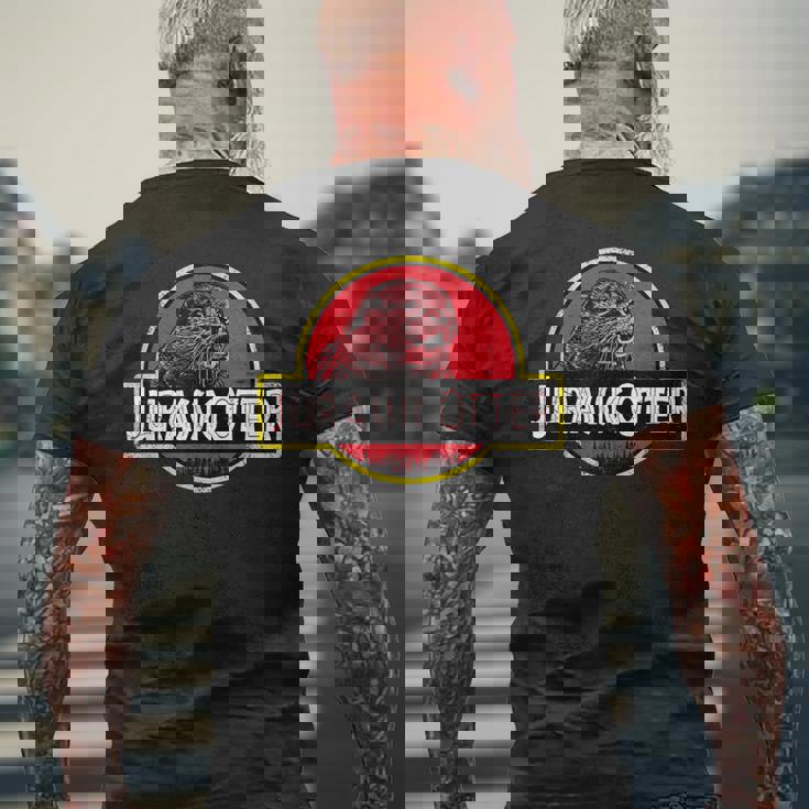 クリスマス用のかわいくて楽しいカワウソ。 メンズTシャツ バックプリント 高齢者への贈り物