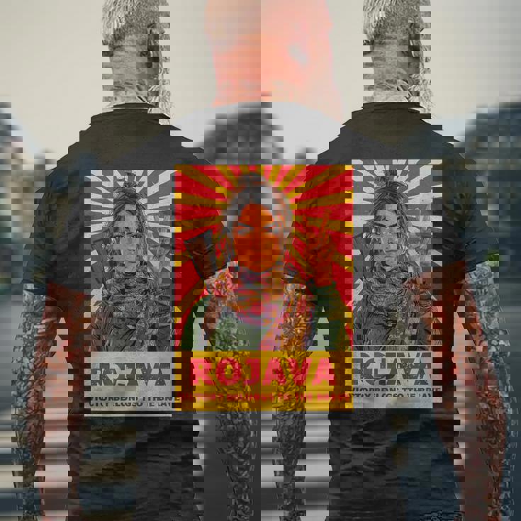 クルドのロジャバ クルディスタン 「勝利 」デザイン メンズTシャツ バックプリント 高齢者への贈り物