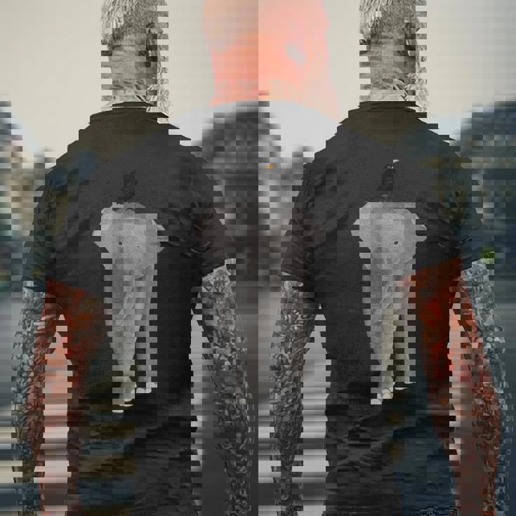 クロウタドリ 鳥 エレファント 動物 図 バードウォッチング 贈り物 鳥類学者 生物学者 自然科学 メンズTシャツ バックプリント 高齢者への贈り物