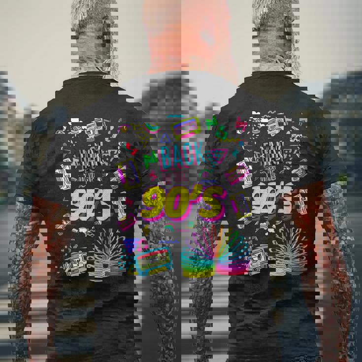 クールな90年代フォーエバー、ヴィンテージレトロバックトゥ90年代のグラフィックデザイン。 メンズTシャツ バックプリント 高齢者への贈り物