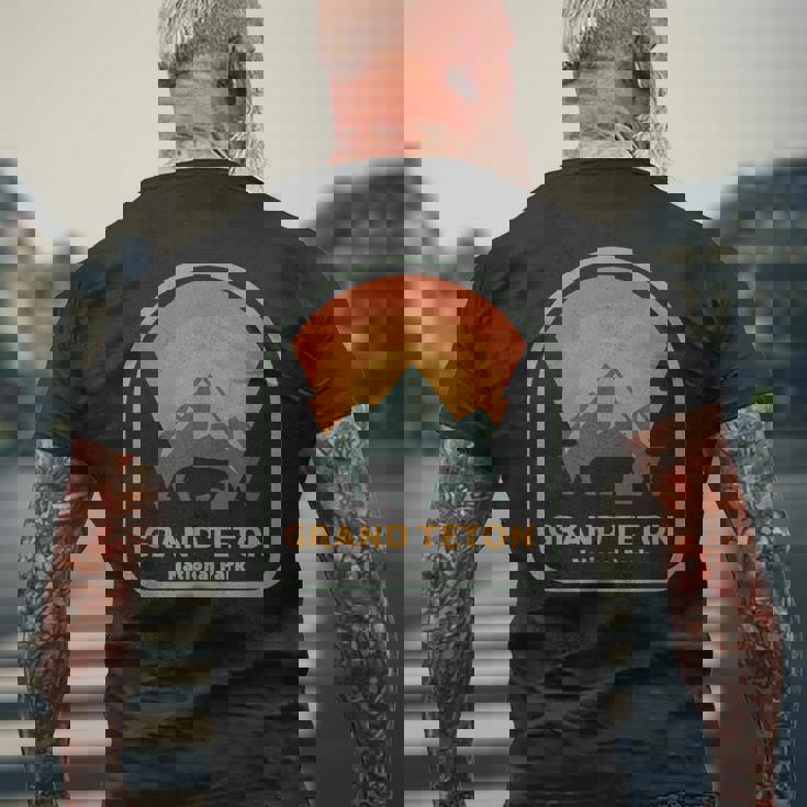 グランドティトン国立公園 レトロサンセット ヴィンテージ メンズTシャツ バックプリント 高齢者への贈り物