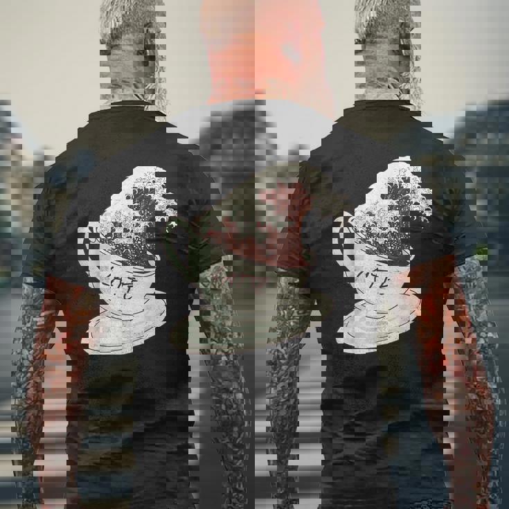 グレートウェーブ カフェラテ コーヒー カフェイン 神奈川 北斎 メンズTシャツ バックプリント 高齢者への贈り物