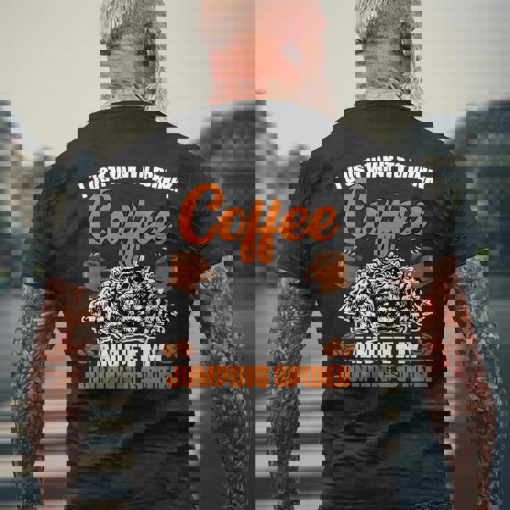 コーヒーを飲んで、面白いハエトリグモを撫でたいだけ メンズTシャツ バックプリント 高齢者への贈り物