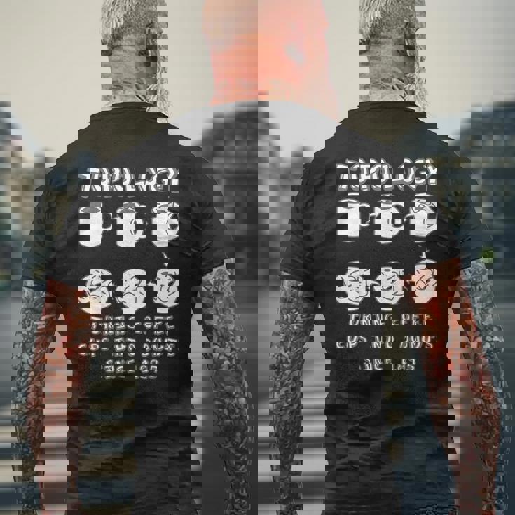 コーヒーカップをドーナツに変える面白いトポロジー 数学の先生 メンズTシャツ バックプリント 高齢者への贈り物