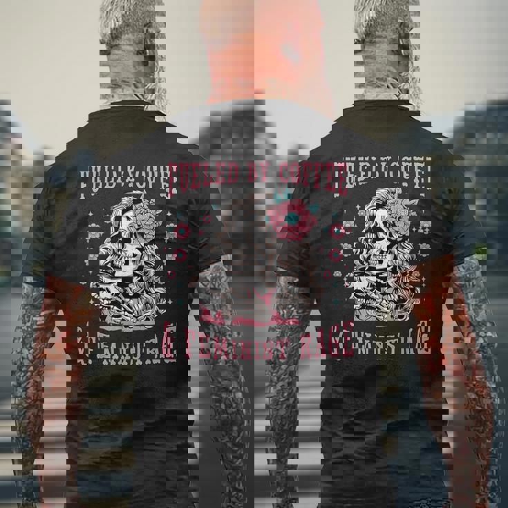 コーヒーフェミニストの怒りに支えられたスケルトンフェミニスト フェミニズム メンズTシャツ バックプリント 高齢者への贈り物