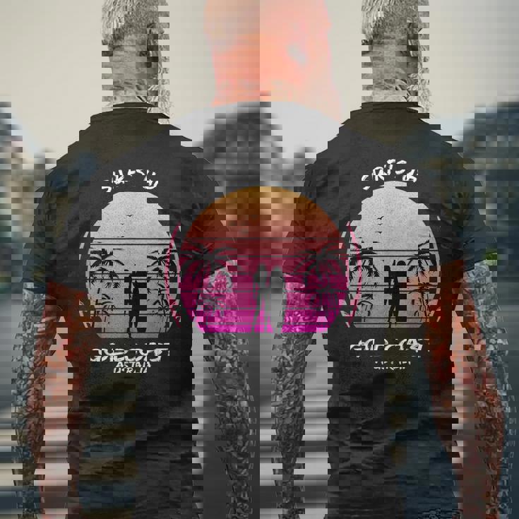 ゴールドコースト クイーンズランド州 オーストラリア サーフィン ギフト ヤシの木 スポーツ お土産 メンズTシャツ バックプリント 高齢者への贈り物