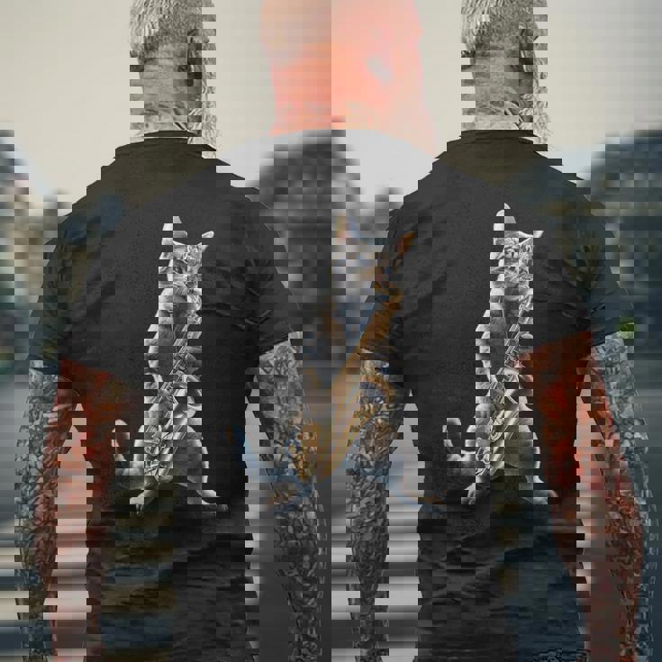 サックスを演奏する面白い猫 ジャズ サックス ミュージシャン サクソフォニスト メンズTシャツ バックプリント 高齢者への贈り物