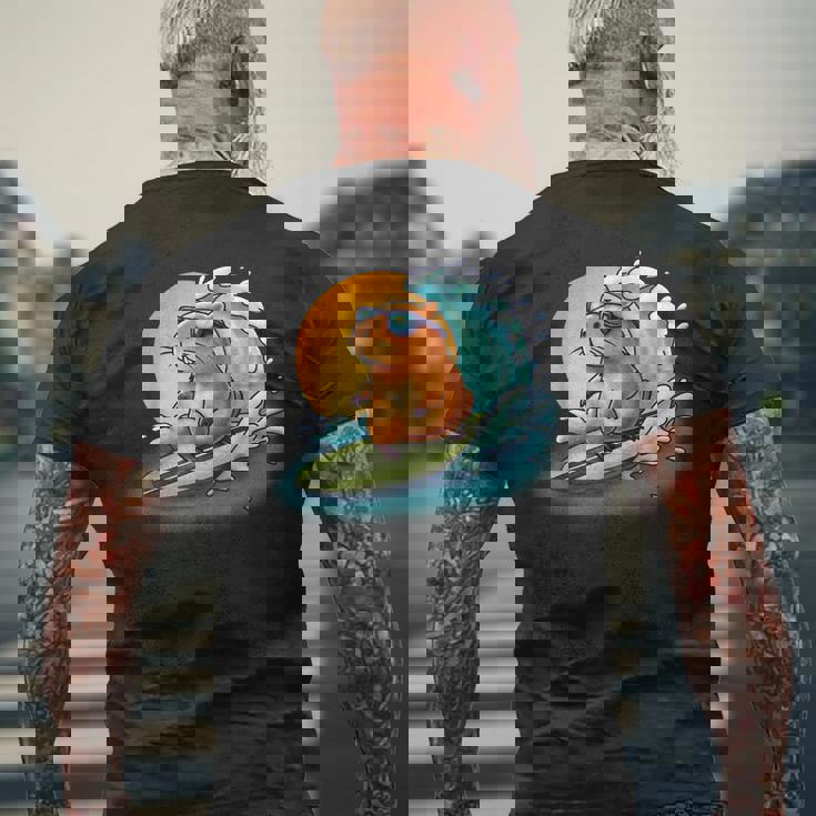 サングラスでサーフィンカピバラ メンズTシャツ バックプリント 高齢者への贈り物