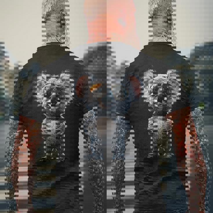 サングラスをかけたコアラ オーストラリア コアラ クマ かわいい コアラクマ メンズTシャツ バックプリント 高齢者への贈り物