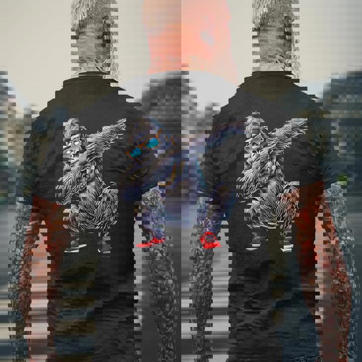 サングラスをかけたダブダンスのゴリラ猿 メンズTシャツ バックプリント 高齢者への贈り物