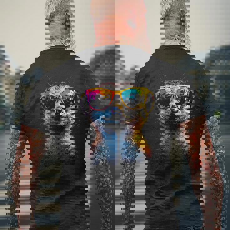 サングラスをかけたミーアキャット カラフルかわいいミーアキャット メンズTシャツ バックプリント 高齢者への贈り物